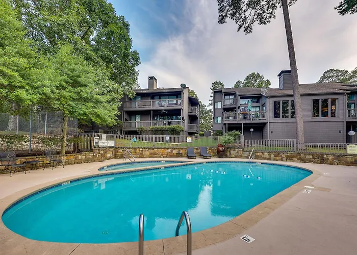 Pool, Hot Tub & Lake Access: Lake Hamilton Condo!