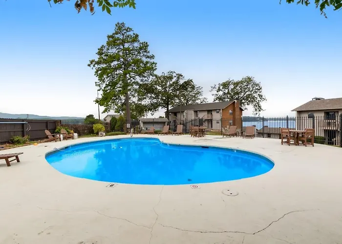 Lake Hamilton Condo, Boat Slip & Pool