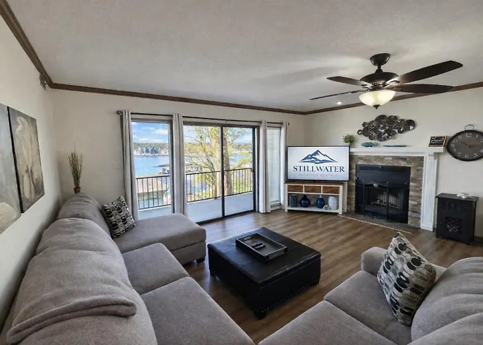 Lake Hamilton Haven: Top-Floor Condo, Boat Slip